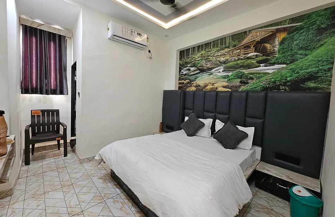 Hotel Rising Gest Ahmedabad-1