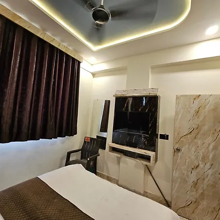 Hotel Rising Gest Ahmedabad-3